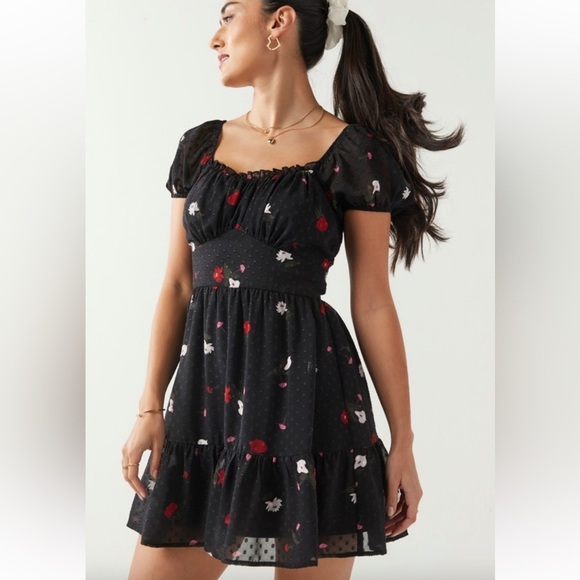 Francesca's Collections Dresses & Skirts - New with tags Francesca’s Milani rose waisted dress
